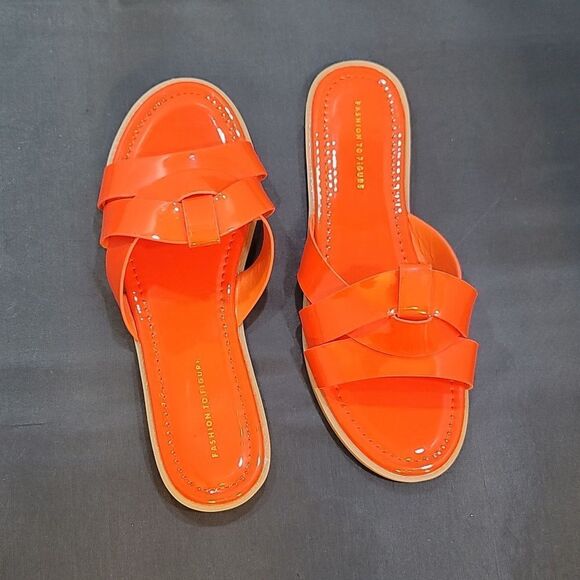 BRAND NEW FASHION TO FIGURE TIANA WIDE WIDTH SLIP-ON FLATS SANDAL - Picture 9 of 14